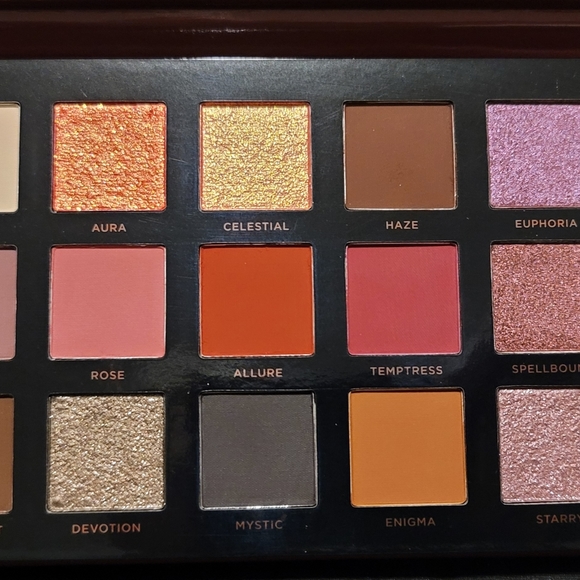 Eye shadow pallette - Picture 2 of 2